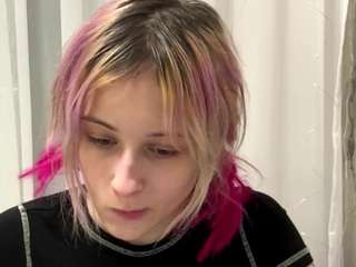 Kaylaschlereth's cam show statistics and live stream