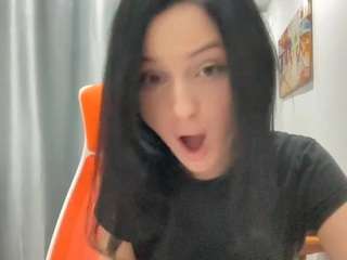 TennieWeill live cam preview