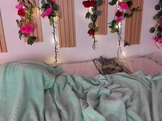 AnaisMonetth live cam preview