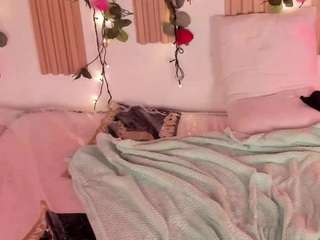 AnaisMonetth live cam preview