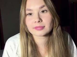 Maelle live cam preview