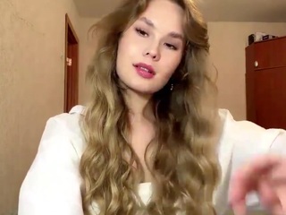 Maelle live cam preview