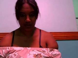 bollywoodDickPleaser live cam preview