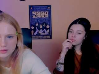 laura-dark1
