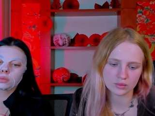 laura-dark1 live cam preview