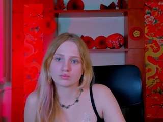 laura-dark1