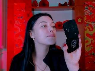 laura-dark1 live cam preview