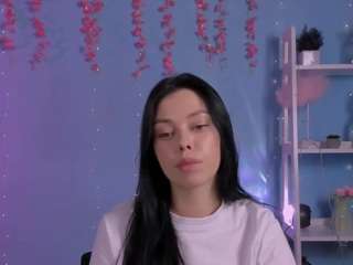 laura-dark1 live cam preview