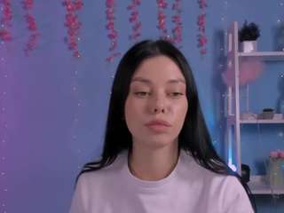 laura-dark1