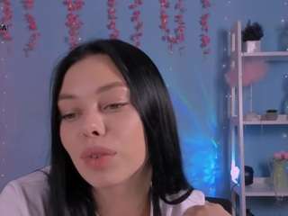 laura-dark1 live cam preview
