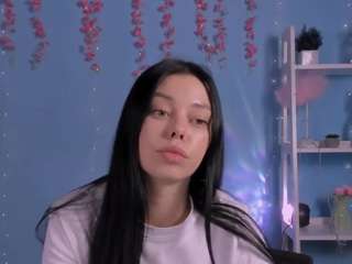 laura-dark1