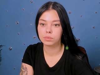 laura-dark1