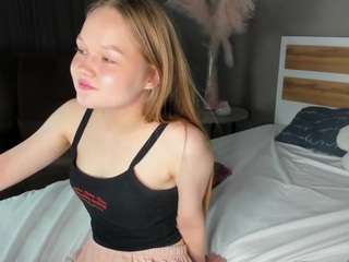 mellisaveil webcam