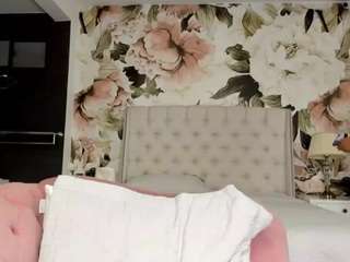 April-keith's cam show statistics and live stream