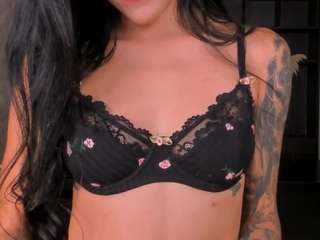 ArianaWest1