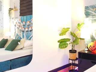 ItsCassieCage live cam preview