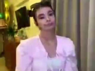 le modèle daiseyrivlin est en webcam porno dans un show sur le site camsoda, il possède les tags suivants: black hair,brown eyes,cowgirl,dirty talk,doggy style,foot fetish,no drinking,no smoking,skinny,spanking,twerk,yoga,hd,small tits