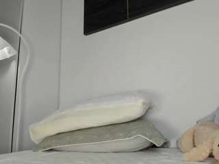 le modèle liawong est en webcam porno dans un show sur le site camsoda, il possède les tags suivants: black hair,brown eyes,drinking,lovense,skinny,smoking,tattoos,teen 18,toys,young adult,big tits,hd