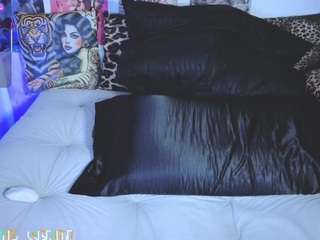 Live webcam model sofianiix on Soda Cams