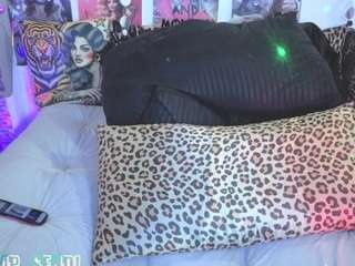 Live webcam model sofianiix on Soda Cams