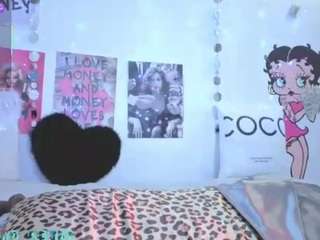 Live webcam model sofianiix on Soda Cams