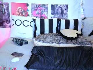 le modèle sofianiix est en webcam porno dans un show sur le site camsoda, il possède les tags suivants: ass,huge tits,toys,squirter,skinny,cum,lovense,huge,hot,horny,dp,deepthroat,college,curvy,hd,latina,squirt