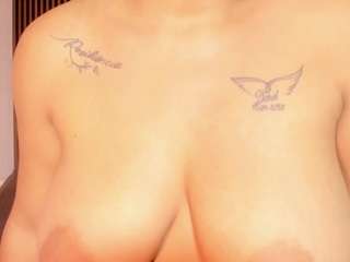 Aliceefox1 live cam preview