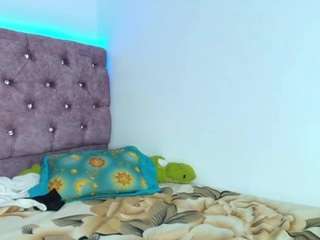rousemilf4u1's live room