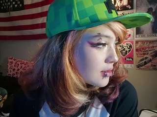 MicahOguinn live cam preview