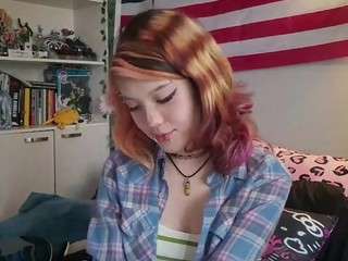 MicahOguinn live cam preview