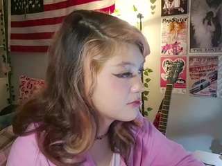 MicahOguinn live cam preview