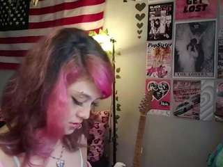 MicahOguinn live cam preview