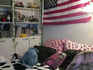 MicahOguinn live cam preview