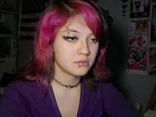 MicahOguinn live cam preview