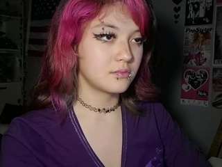 MicahOguinn live cam preview