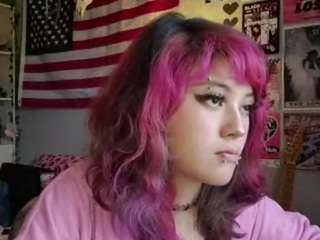 MicahOguinn live cam preview