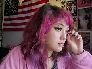 MicahOguinn live cam preview