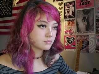 MicahOguinn live cam preview