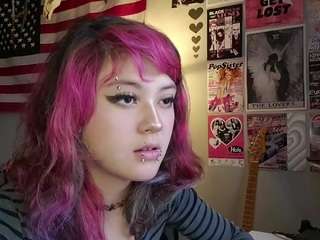 MicahOguinn live cam preview
