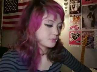 MicahOguinn live cam preview