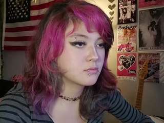 MicahOguinn live cam preview
