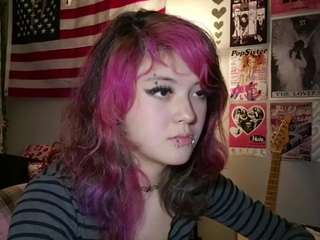 MicahOguinn live cam preview