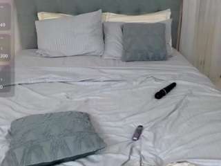 Renesmie live cam preview