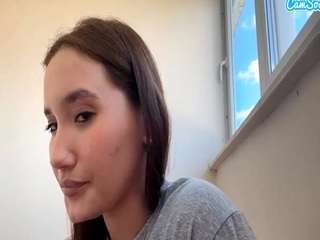 Kira live cam preview