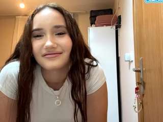 Kira live cam preview