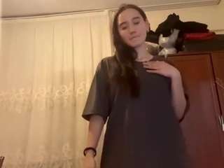 Kira live cam preview