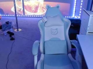 Dolllface live webcam show
