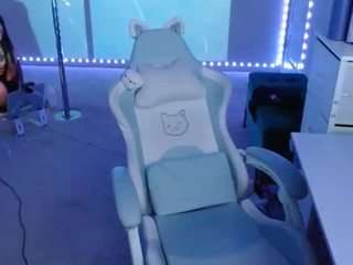 Dolllface live webcam show