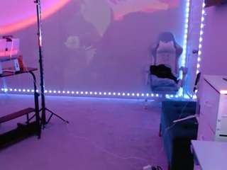 dolllface's live room
