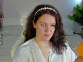 Amelya-Wood live cam preview